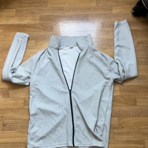 Zip tröja  - Skönt material