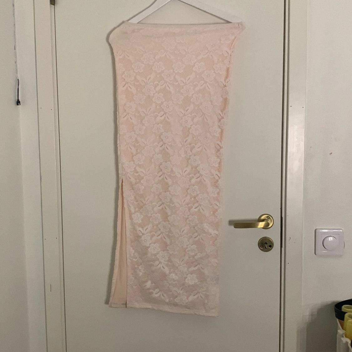 Ljusrosa långklänning med spets - 2