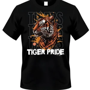 Svart t-shirt med tigertryck - Cool svart t-shirt med stort tigertryck och texten 'TIGER PRIDE' framtill. Snyggt motiv i orange och vitt som verkligen sticker ut. Perfekt för dig som vill ha en unik och djärv stil. Klassisk passform och rund hals.