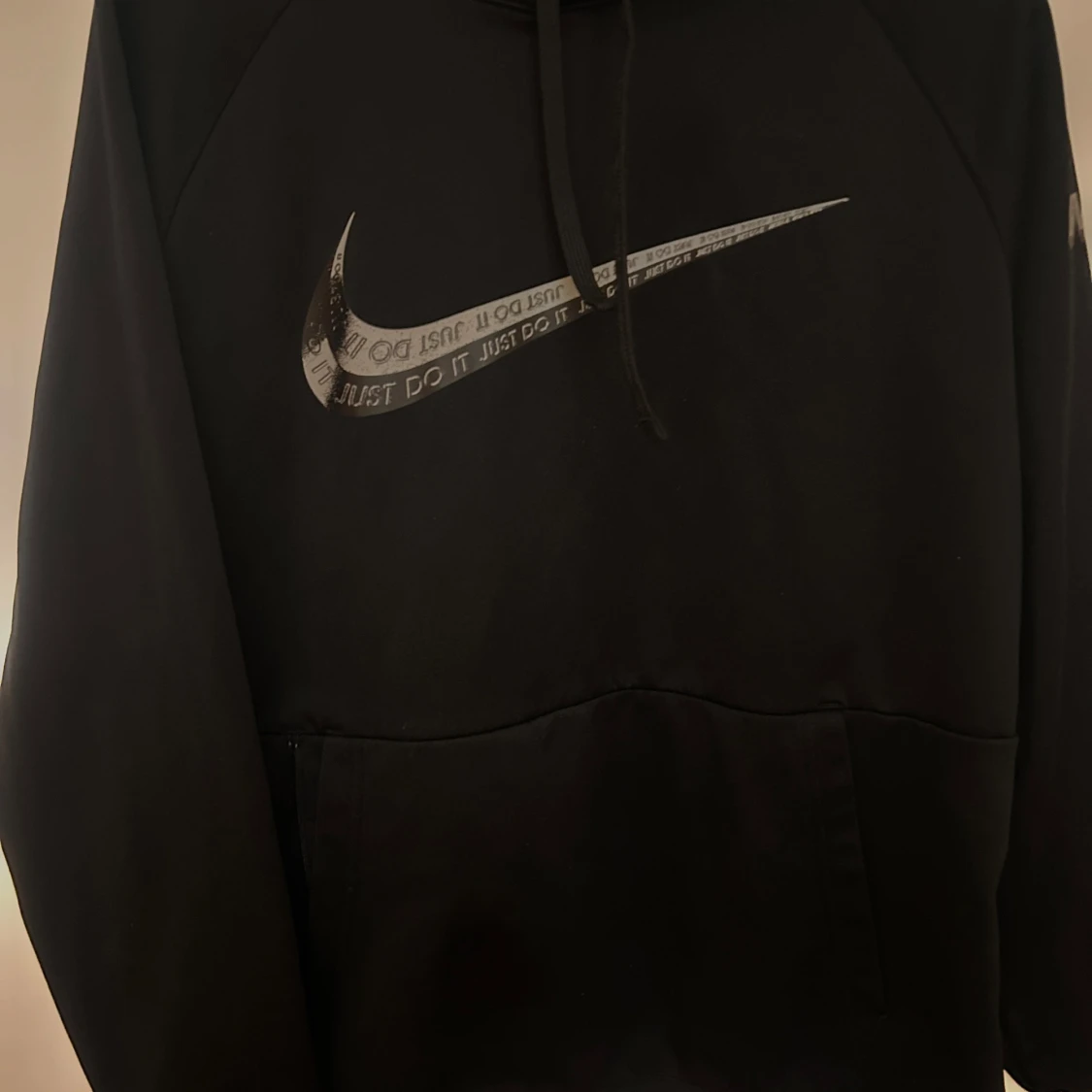Svart Nike Therma-Fit hoodie M - 2