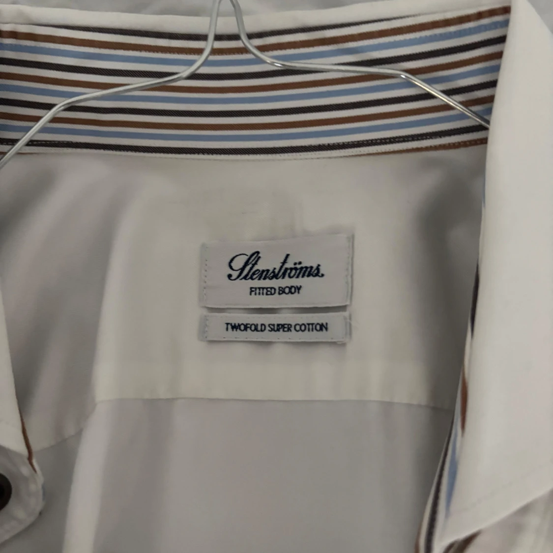 Vit skjorta från Stenströms med ränder - 1