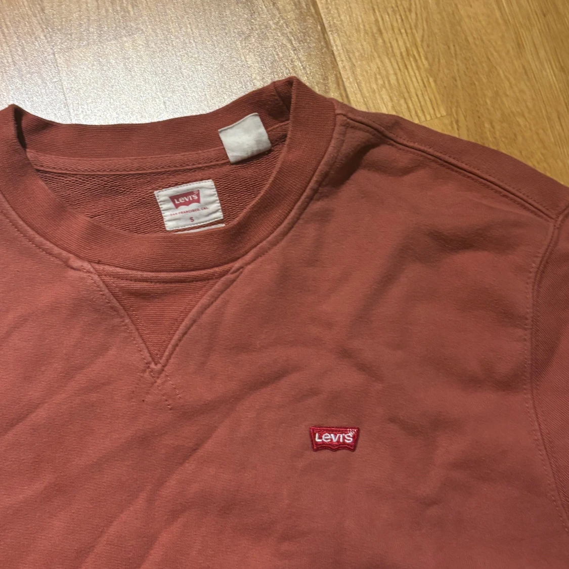 Rostbrun sweatshirt från Levi's - 1
