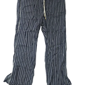 Randiga linnebyxor från Holly & Whyte - Mörkblå linnebyxor från Holly & Whyte by Lindex i storlek XL. Byxorna har vita vertikala ränder, elastisk midja med snörning och avslappnad passform. Perfekta för chill dagar eller när du vill ha en skön och luftig stil.