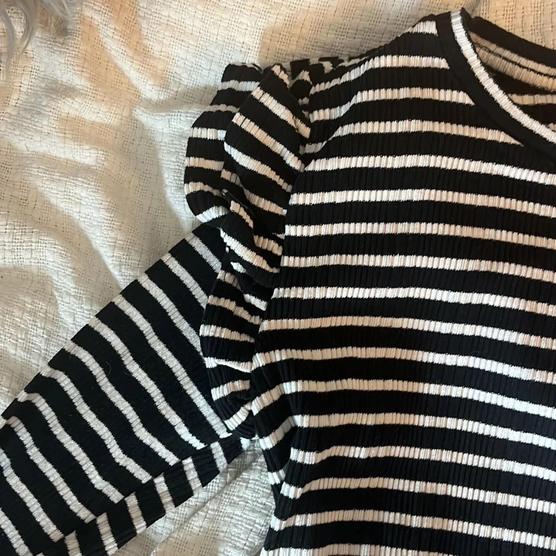 Randig svartvit tröja med puffärm Zara - 1