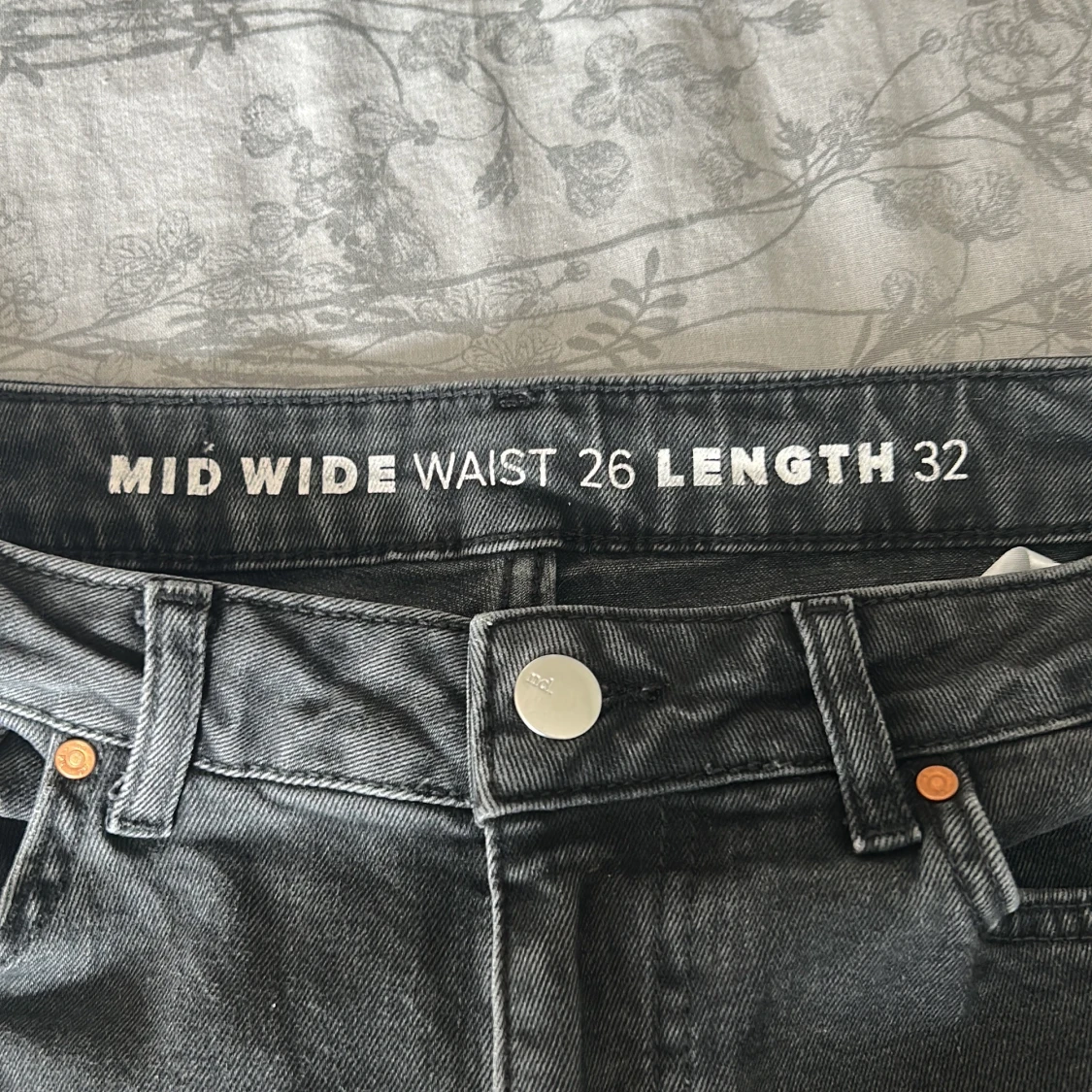 Svarta wide jeans midwaist 26/32 - 3