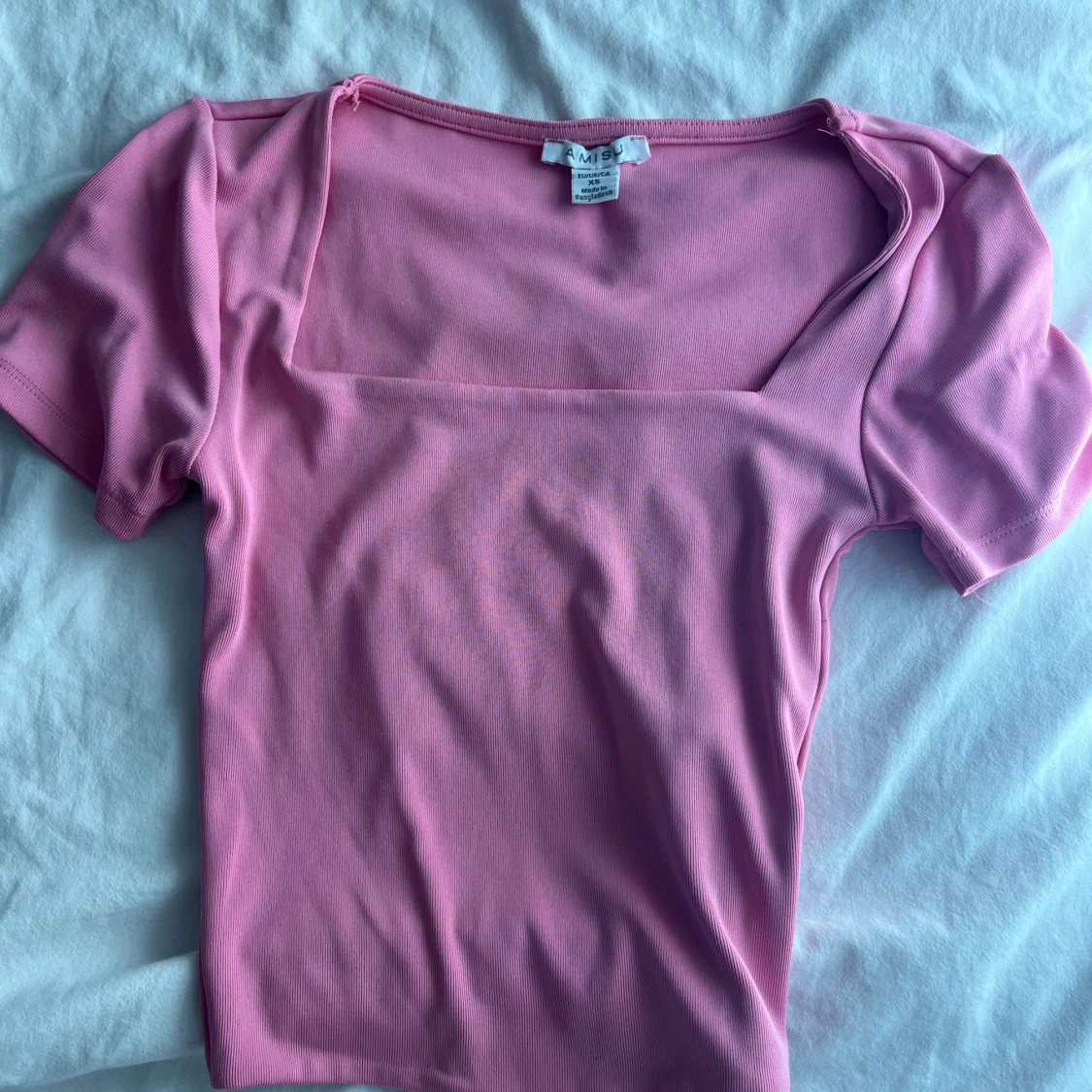 Rosa topp med fyrkantig ringning Amisu