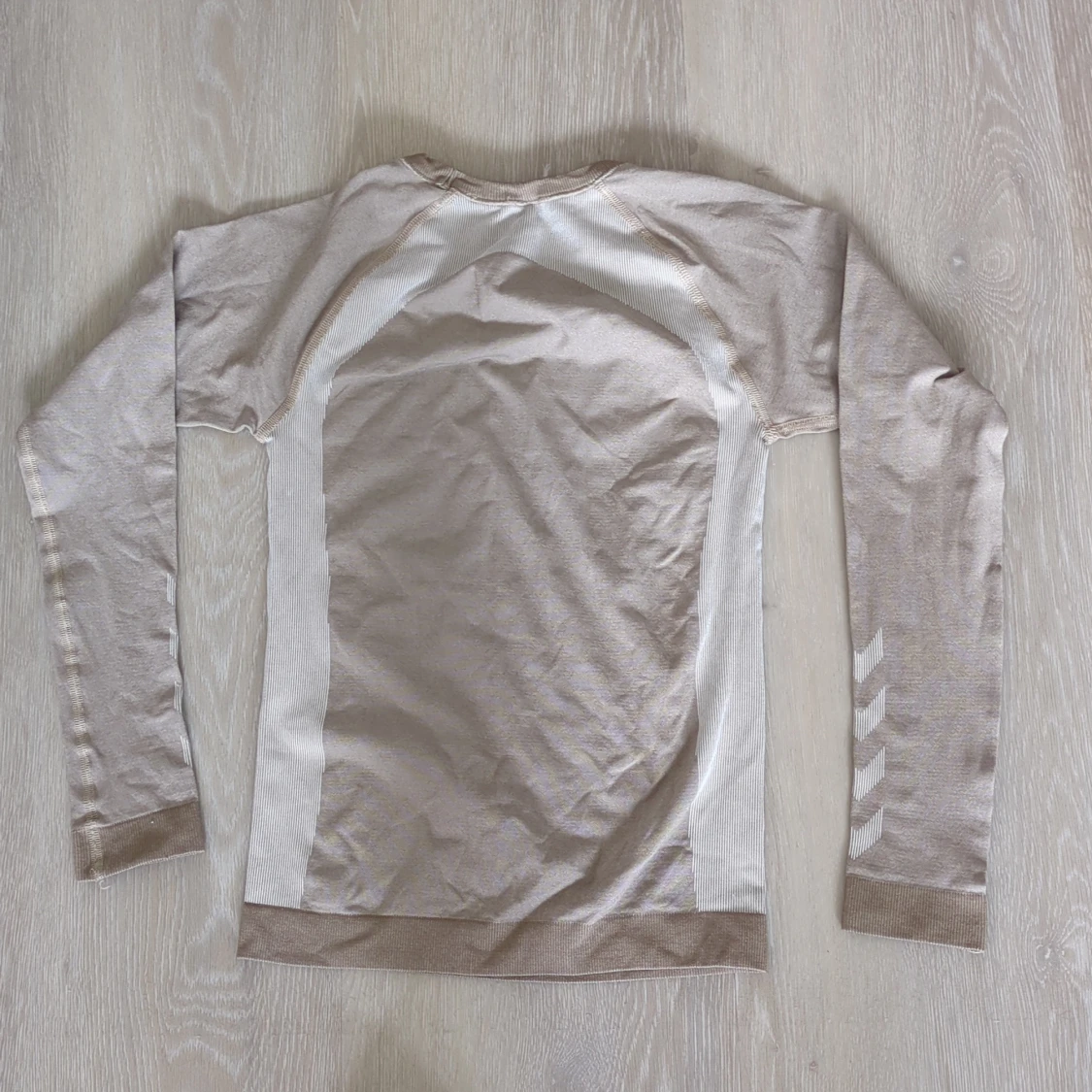 Beige långärmad träningströja Hummel - 1