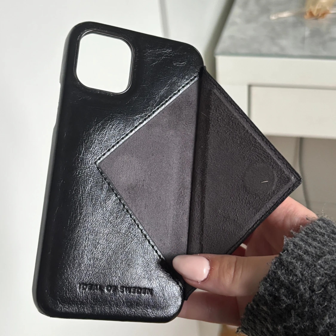 Svart mobilfodral Ideal of Sweden - 4