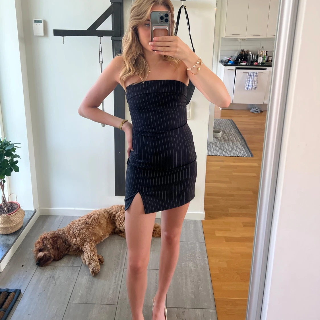 Svart tubklänning med slits🖤