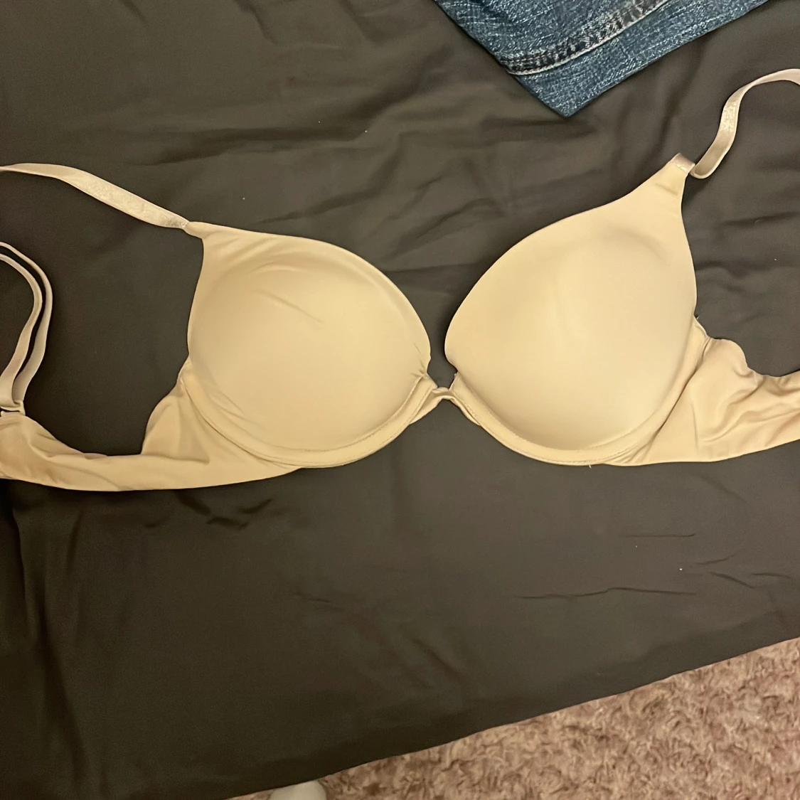 Beige pushup BH från Lindex