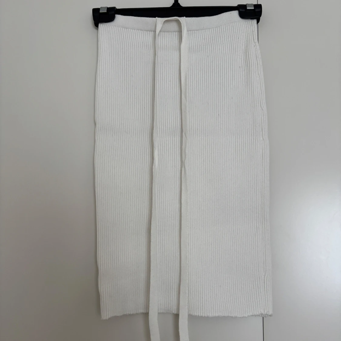 Vit ribbad kjol från Missguided