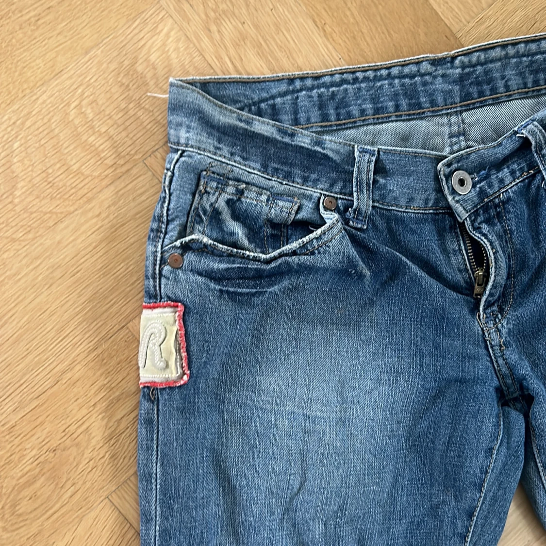 Blå Replay jeans med broderad logga - 3