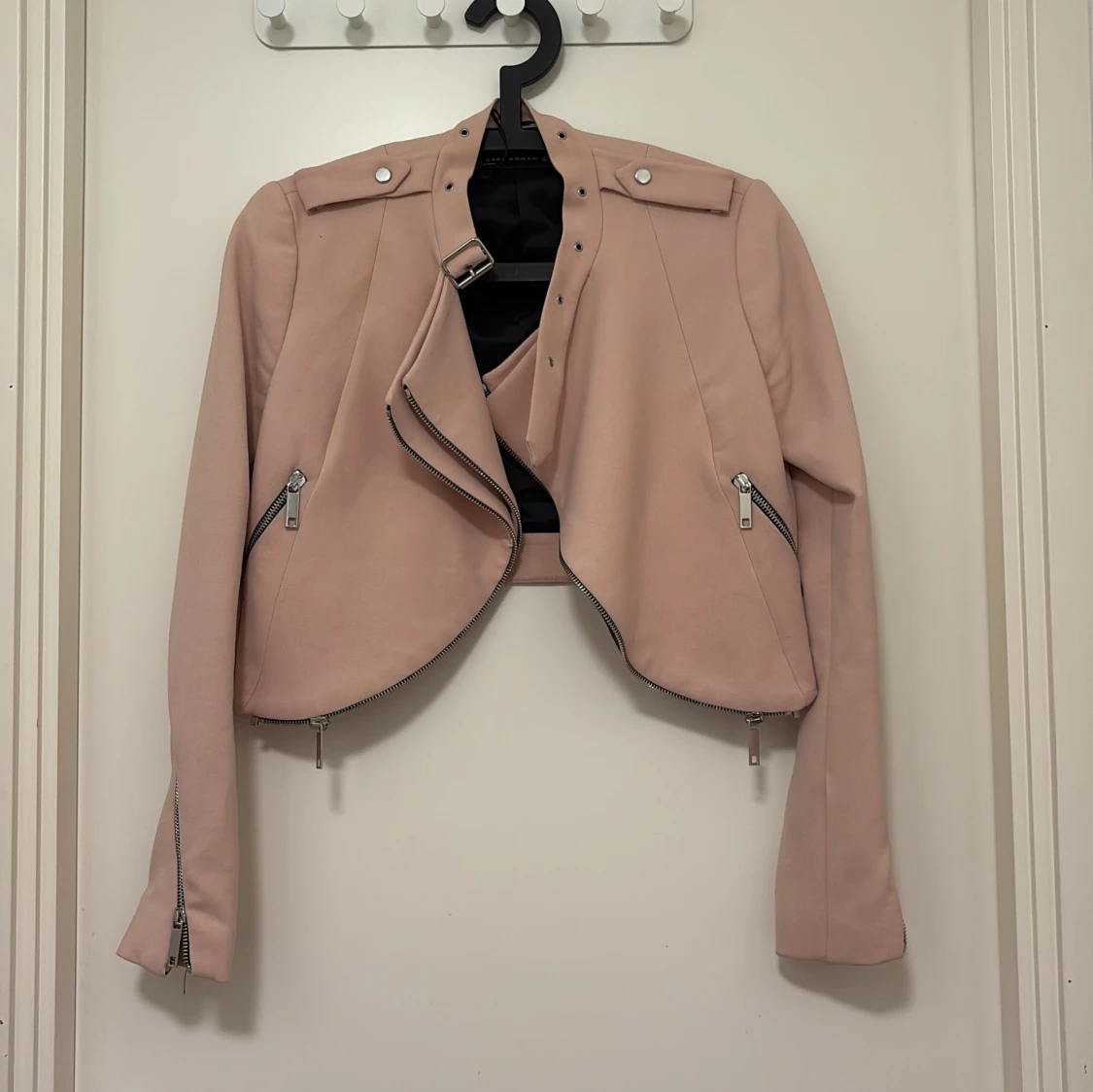 Rosa bikerjacka från Zara Woman