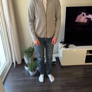Massimo dutti zip - Modellen är 176 men den passar dig som är lite kortare och lite längre.