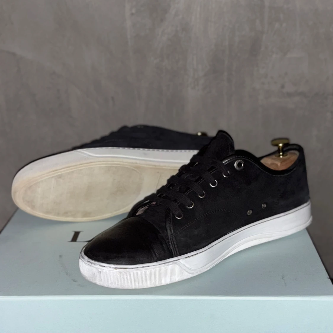 Svarta sneakers från märket Lanvin - 2