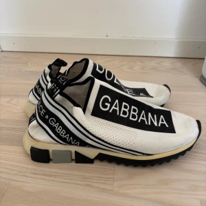 Dolce & Gabbana Skor  - Säljer min dolce & Gabbana skor som inte kommer till användning. I bra skick. Storlek 42
