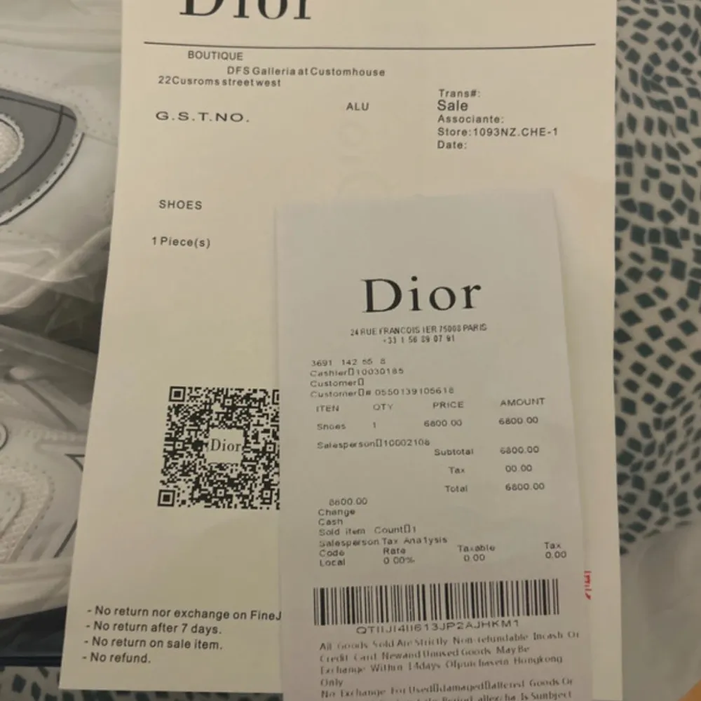 Snygga vita sneakers från Dior fick i present. Fick i present gilla inte dem.. Kengät.
