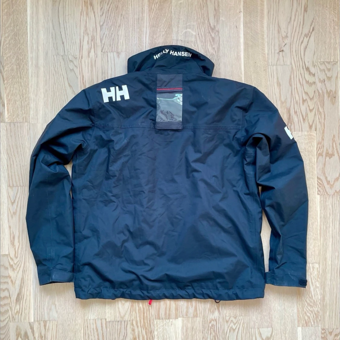 Svart vindjacka från Helly Hansen - 1