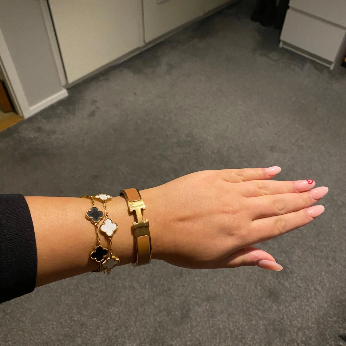 Guldarmband med H-detalj - 1