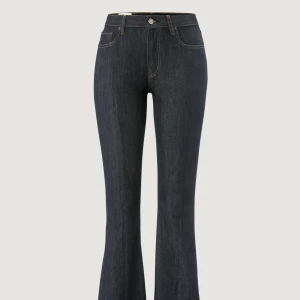 Avora jeans bootcut - Avora bootcut jeans i regular modellen i strl 38! Jättefint skick! Nypris 1600.