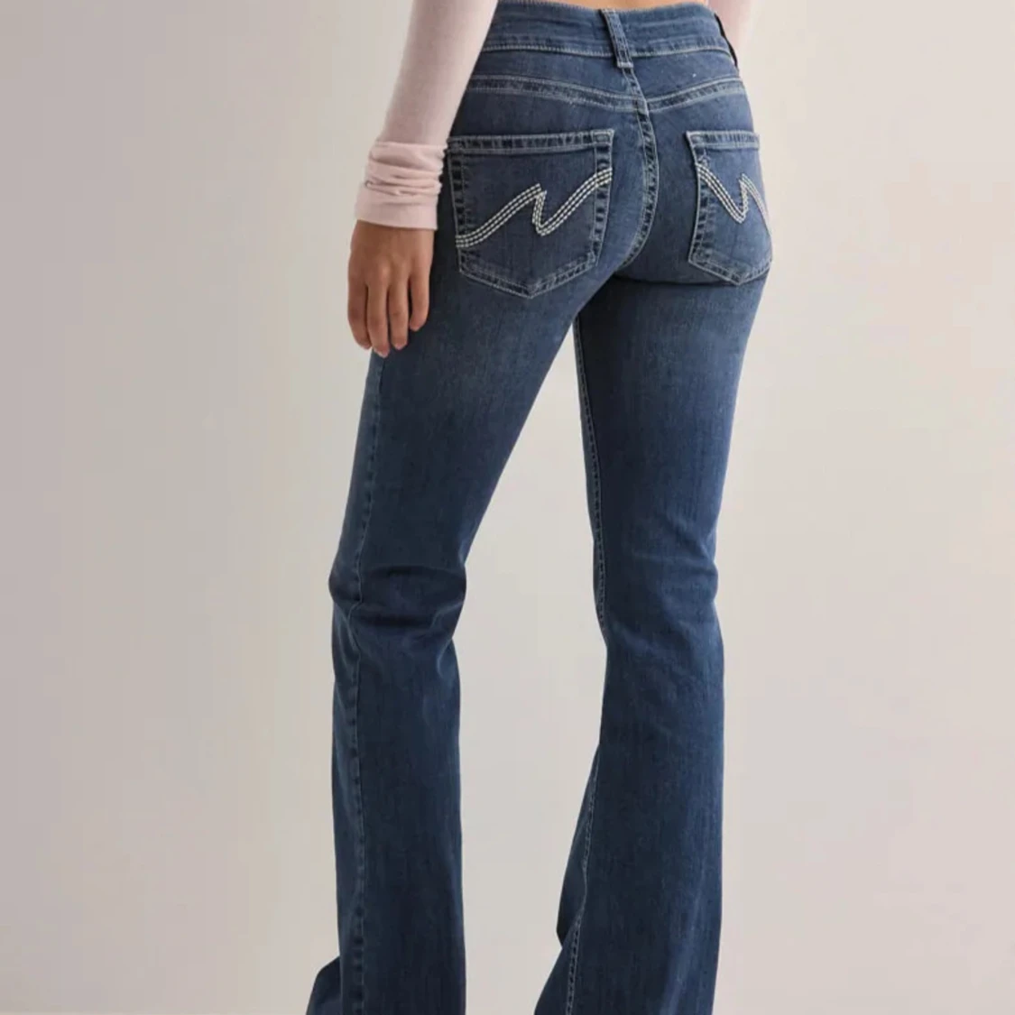 Blå bootcut jeans - 1