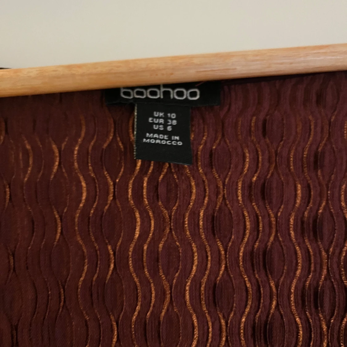 Brun långklänning från Boohoo - 2