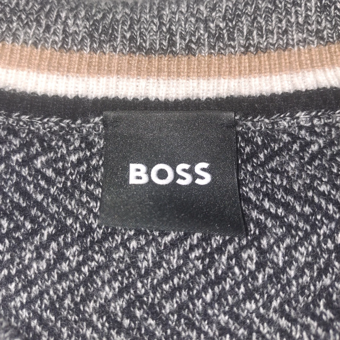 Grå stickad tröja från BOSS - 2