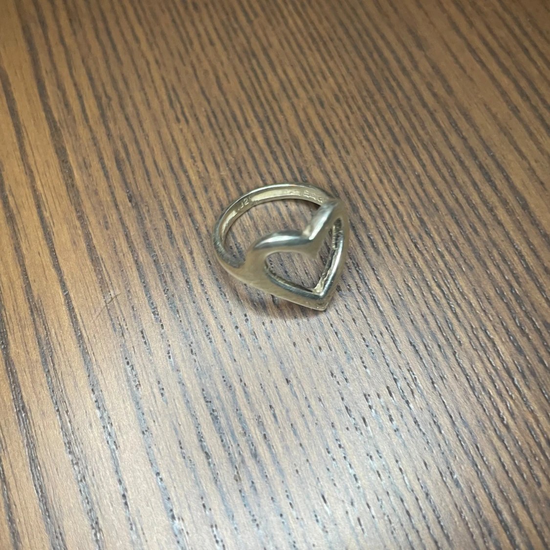 Silverring med hjärtdesign