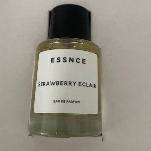 Essnce Strawberry Eclair - Essnce Parfym i doft ”strawberry eclair”, 50 ml endast testad.