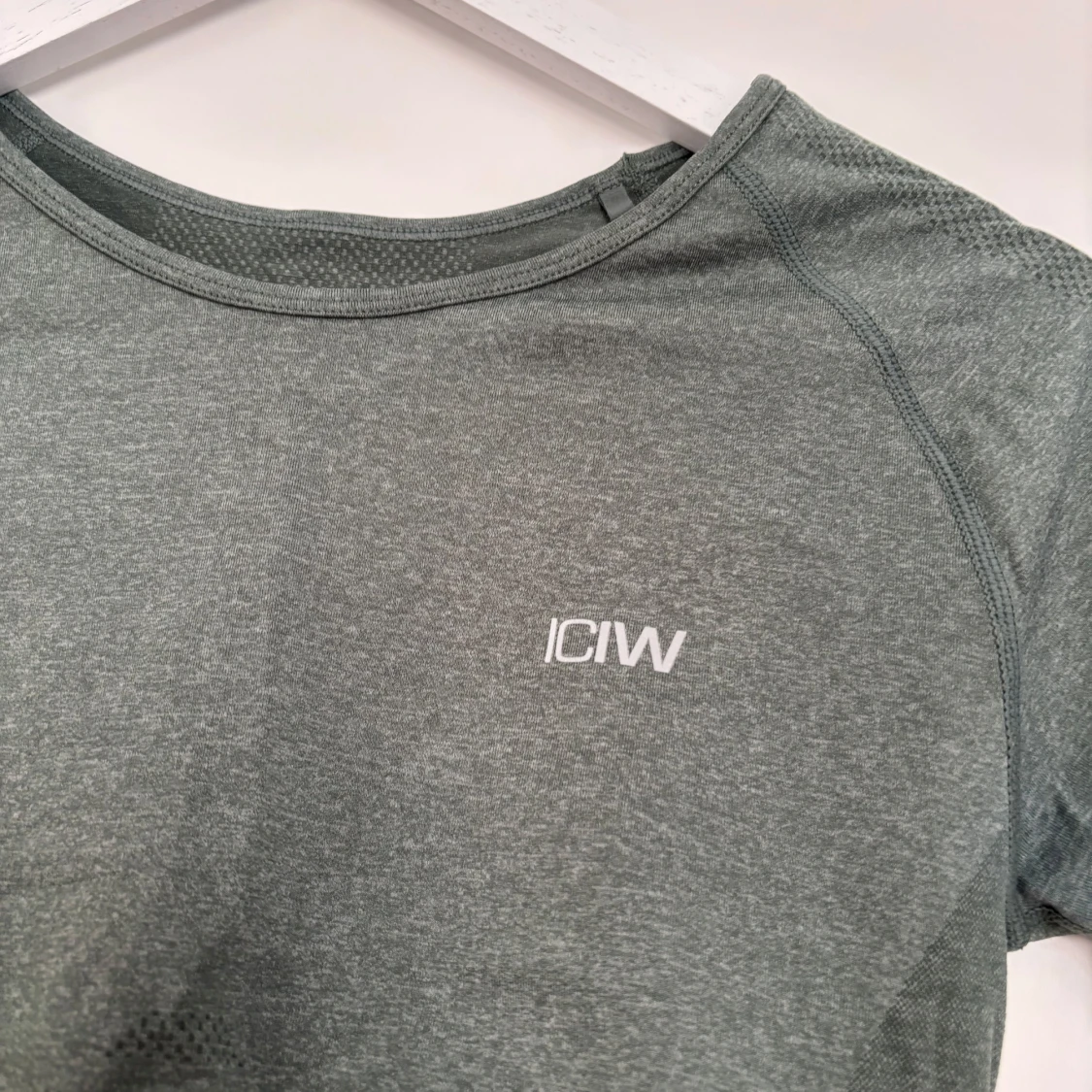 Croppad tränings t-shirt - 1