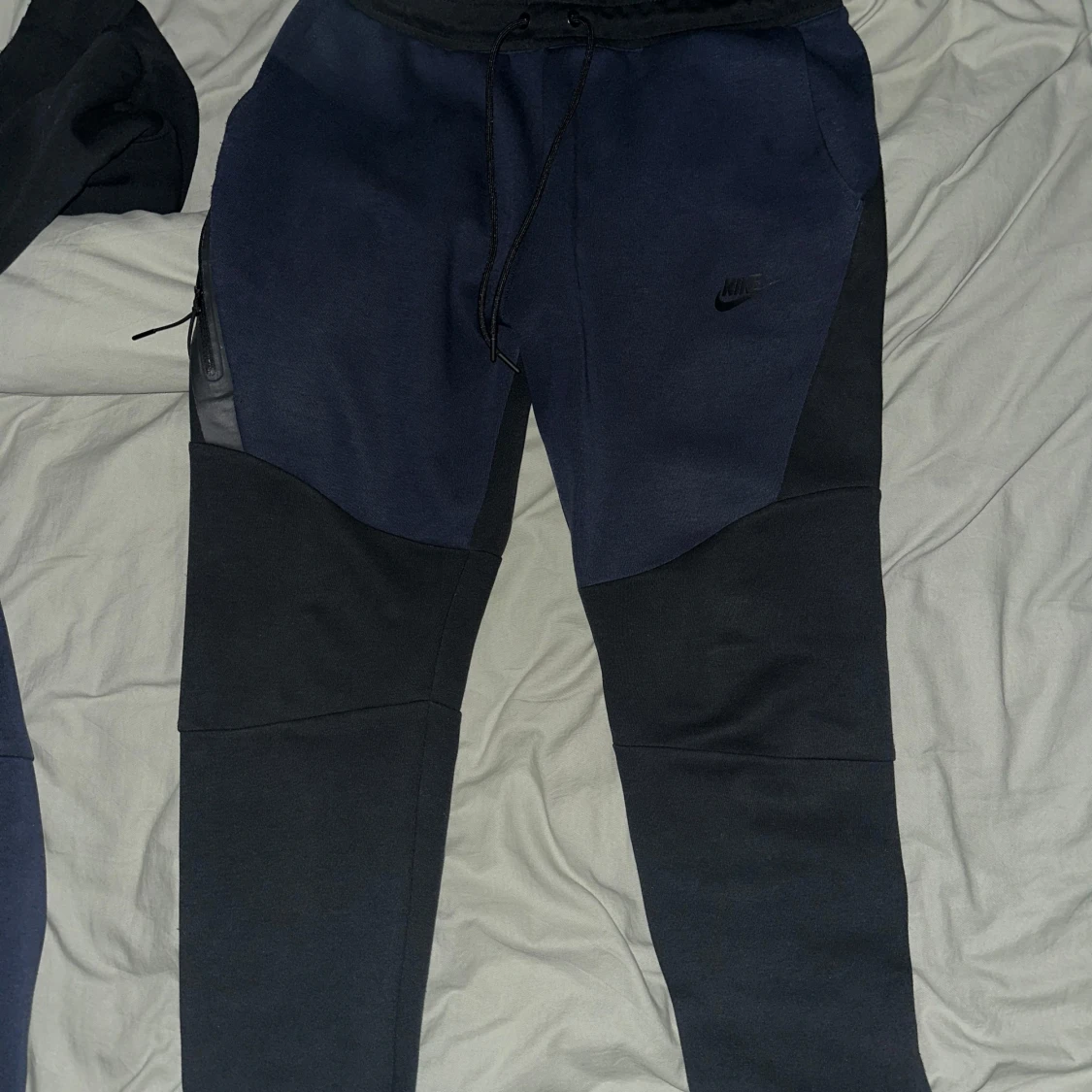 Nike tech fleece marinblå/svart Sällsynt