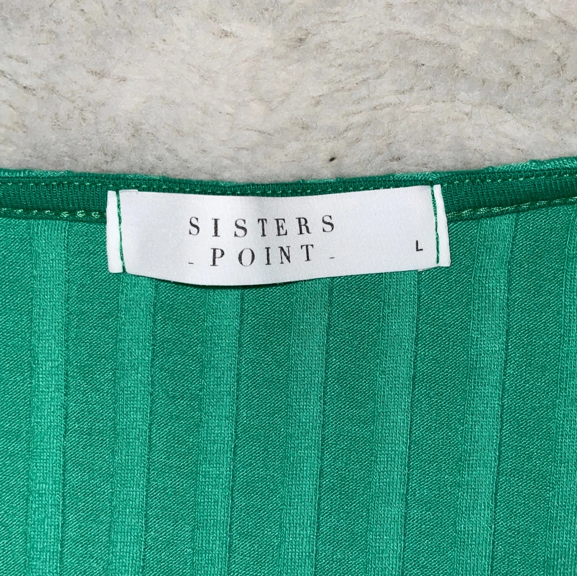 Grön ribbad topp från Sisters Point - 2