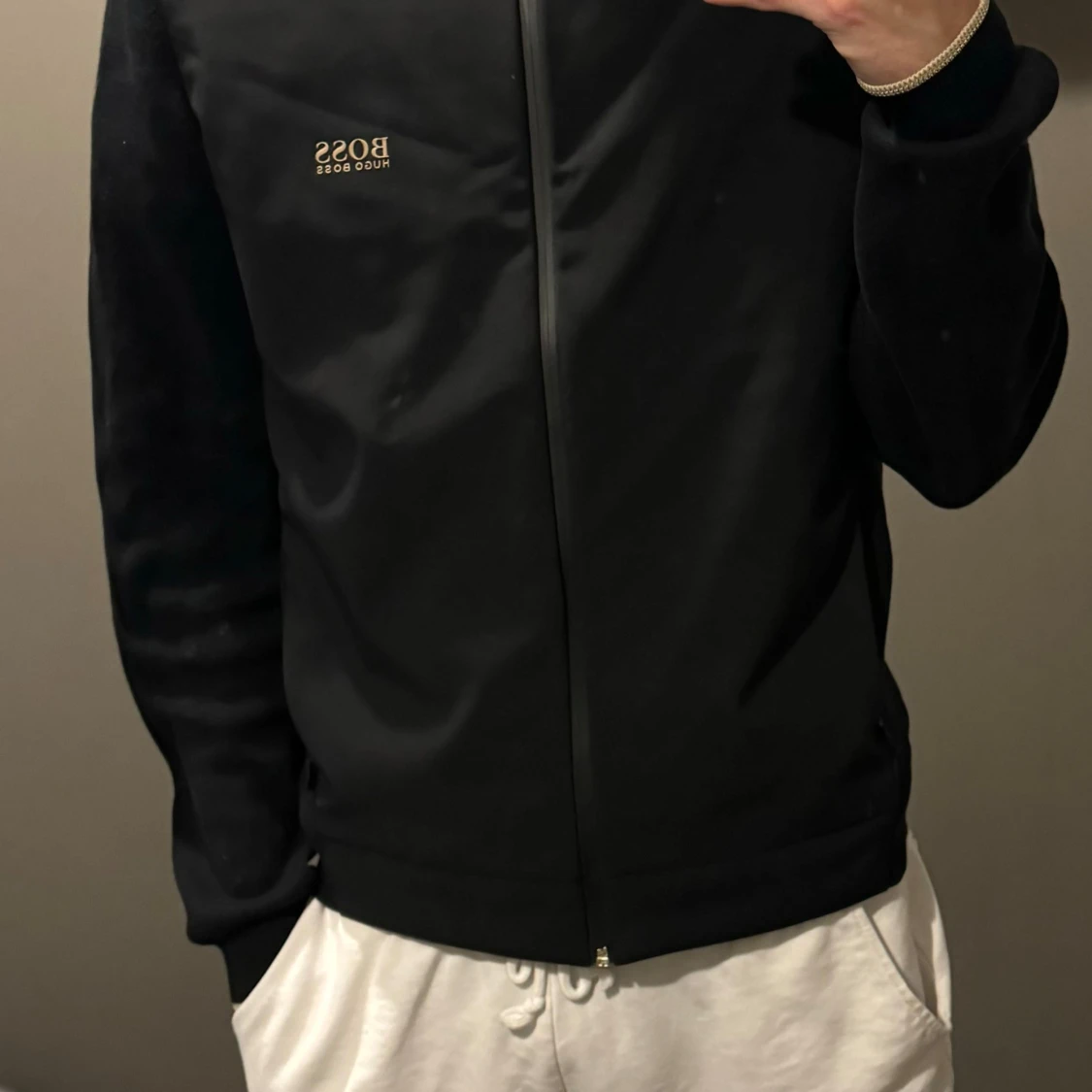 Svart zipjacka från Hugo Boss - 3