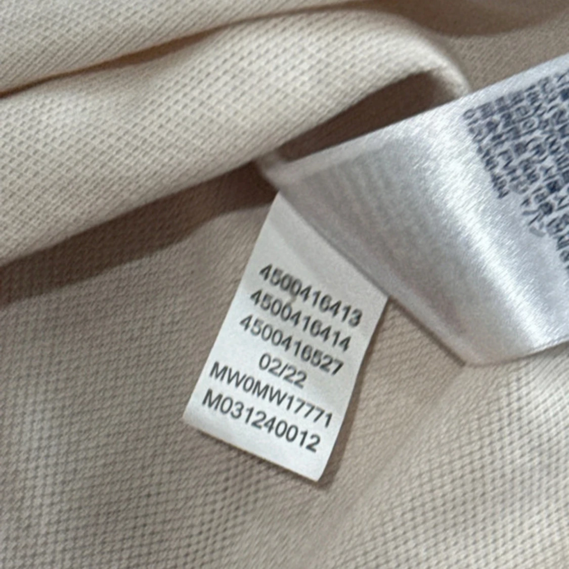 Vit pikétröja från Tommy Hilfiger - 2