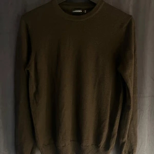 J.LINDEBERG tröja  - Jätte snygg brun J.lindeberg tröja i storlek M. Bra skick🤎