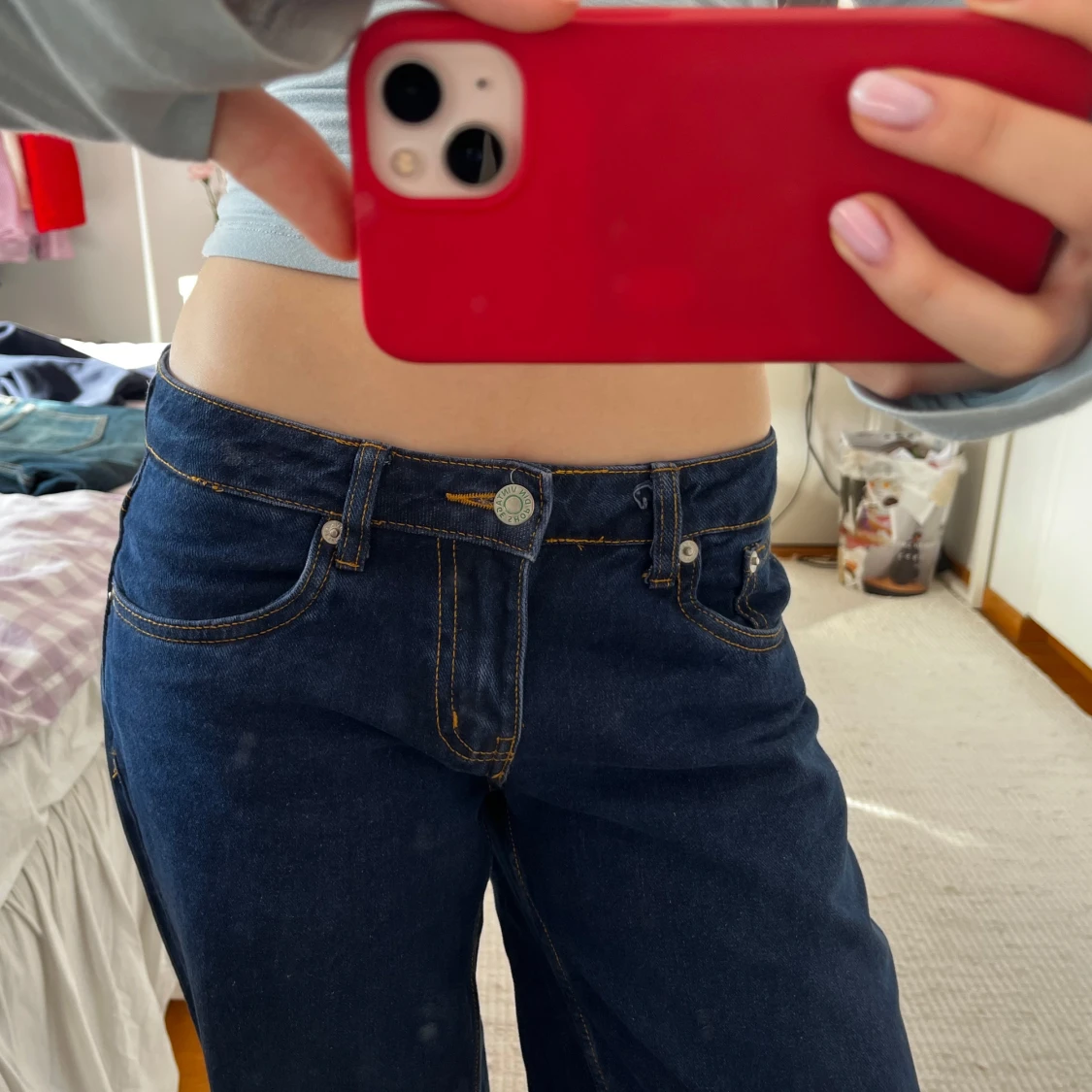 Mörkblå wide jeans med låg midja