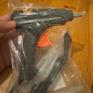 Lim pistol, helt ny - Helt ny, En limpistol för olika pyssel och projekt.