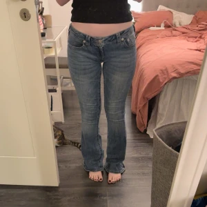 Jeans  - Ett par jättefina jeans i jättebra skick ifrån True Religion säljer så jag tröttnat 😍🤩