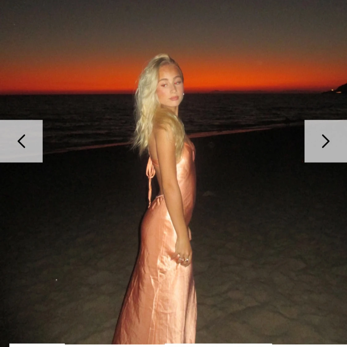 Champagnefärgad långklänning i satin - 2