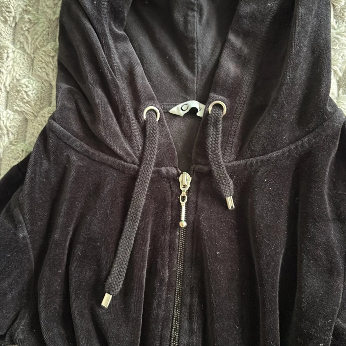 Svart velourhoodie från Cubus XS - 1