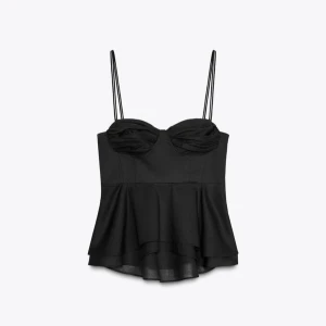 Zara topp - Korsettopp från Zara i mycket bra skick. Kolla gärna in mina andra annonser. Men är i strl xs men passar även S. Skriv för fler frågor!🤩