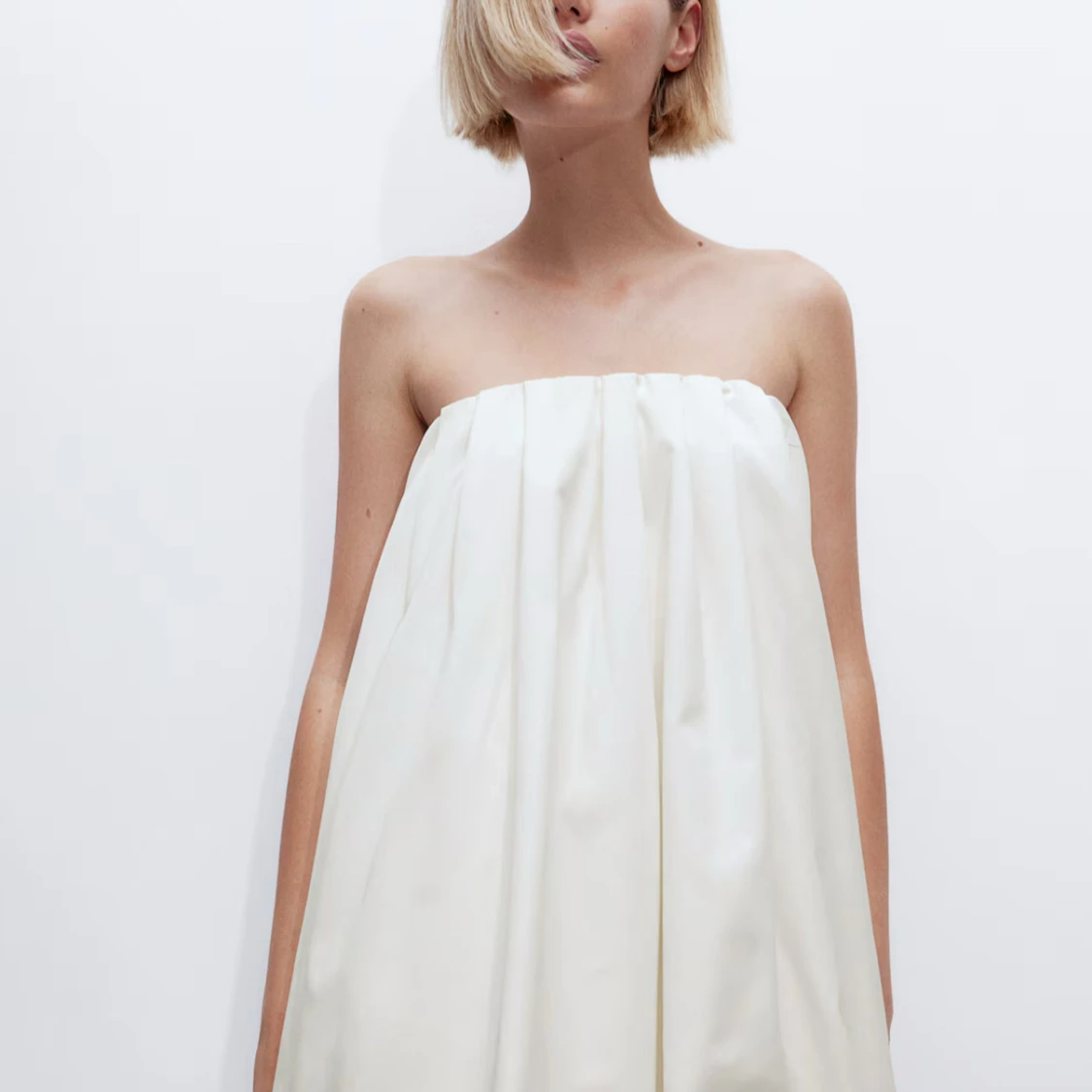 Vit voluminös kort klänning - 3