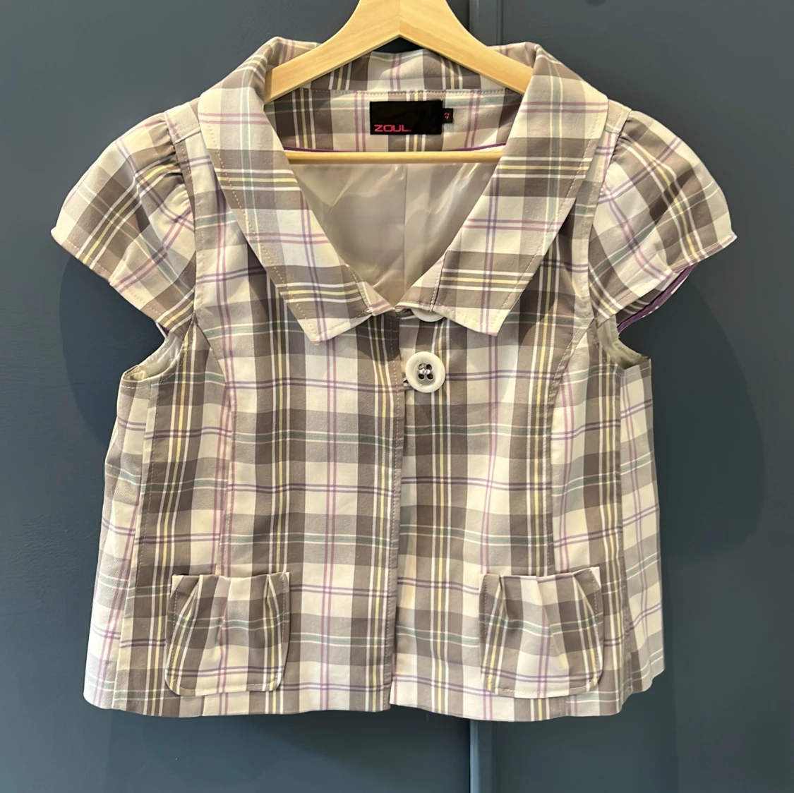 Rutig väst från Zoul med krage