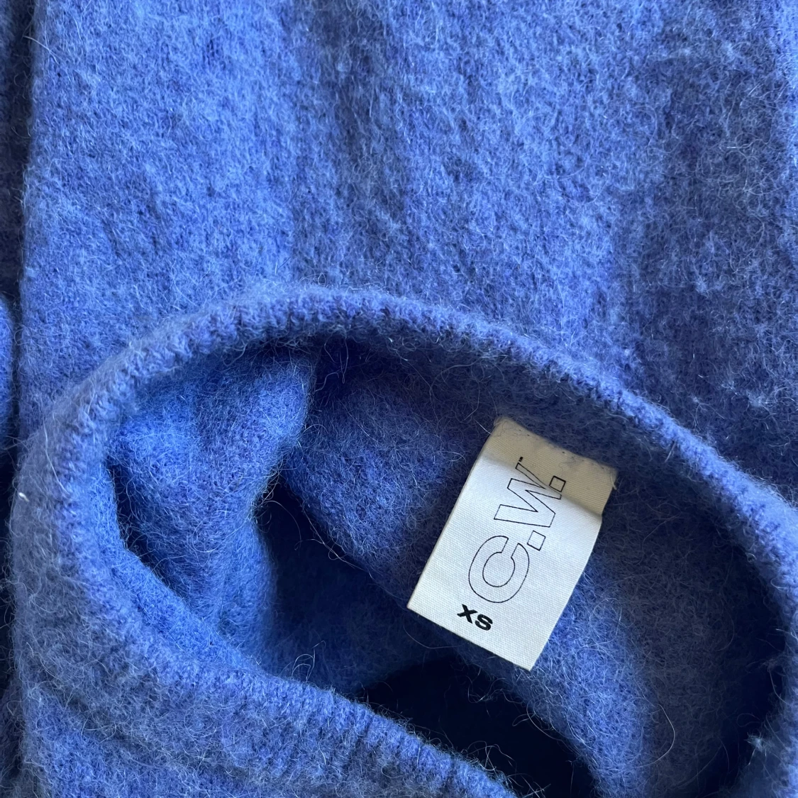 Blå stickad tröja från C.M. - 1