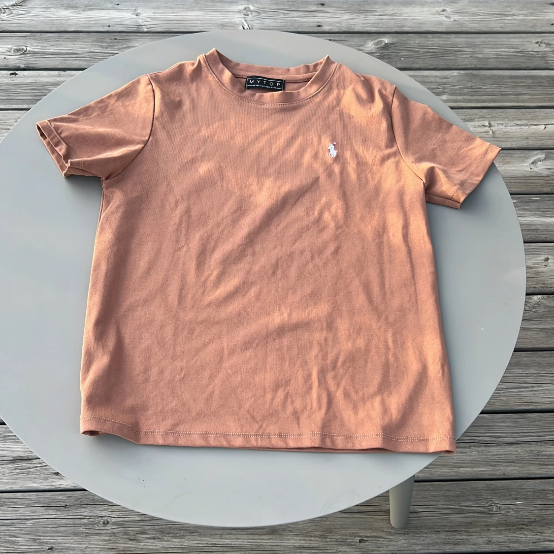 Brun t-shirt från Ralph lauren med broderad detalj