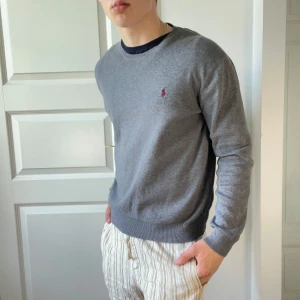 Ralph lauren sweatshirt - 9/10 skick || jätte najs passform || Modellen är 180 cm och 75 kg då jag rekommenderar för runt det|| Kom med frågor! Prima cotton så väldigt skön