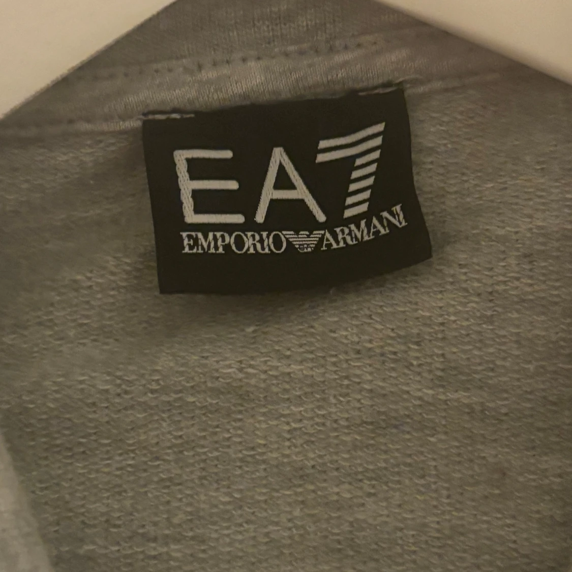 Grå ziptröja från emporio Armani - 2