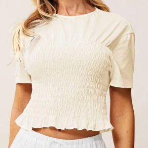 smockad topp - säljer denna topp i nyskick❤️