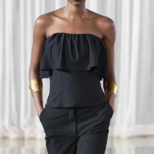 Zara volang topp - Eftertraktad topp från Zara använd en gång i storlek s ❤️