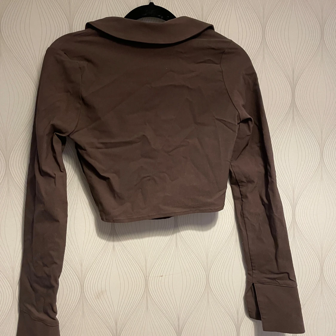 Brun croppad långärmad topp från H&M Divided - 2